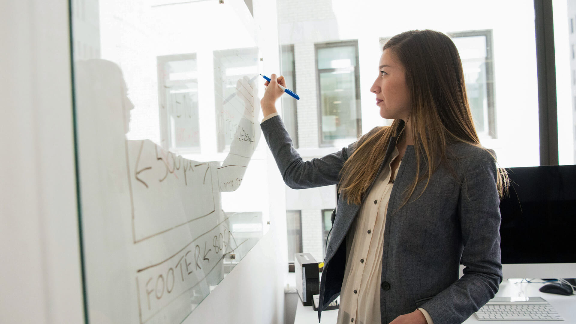 Vales de despensa, nómina y otros beneficios para empleados